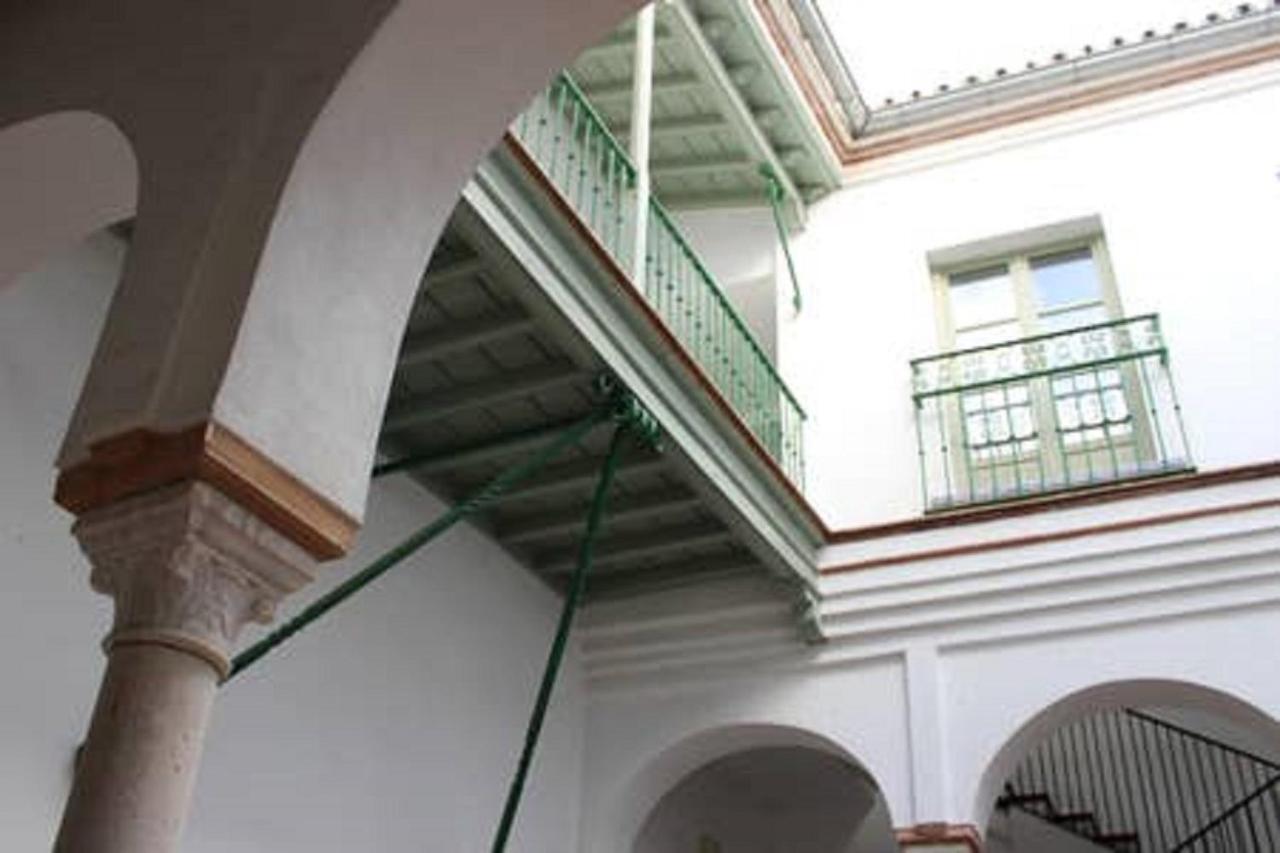 Sevilla Plaza Del Altozano Exterior photo